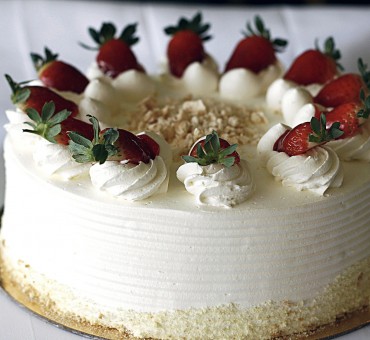Strawberry Meringue cake