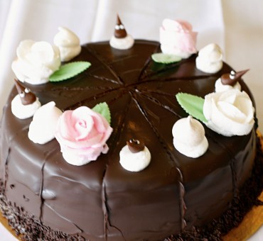 Chocolate dome cake