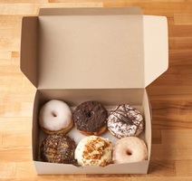 Assorted donuts (6)