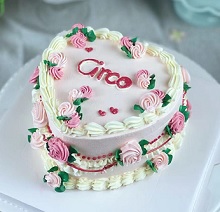 Fancy heart cake